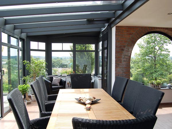 veranda aluminium aménagée