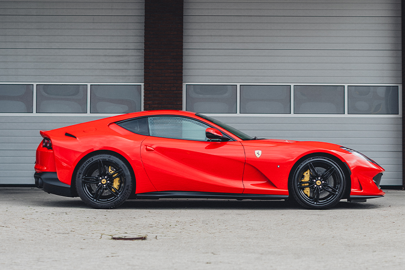 Ferrari 812 Superfast Volledig Beschermd met XPEL Ultimate Fusion PPF
