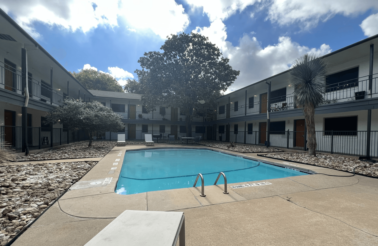 Apartment Austin Austin Apartment for Rent iConic at Shoal Creek