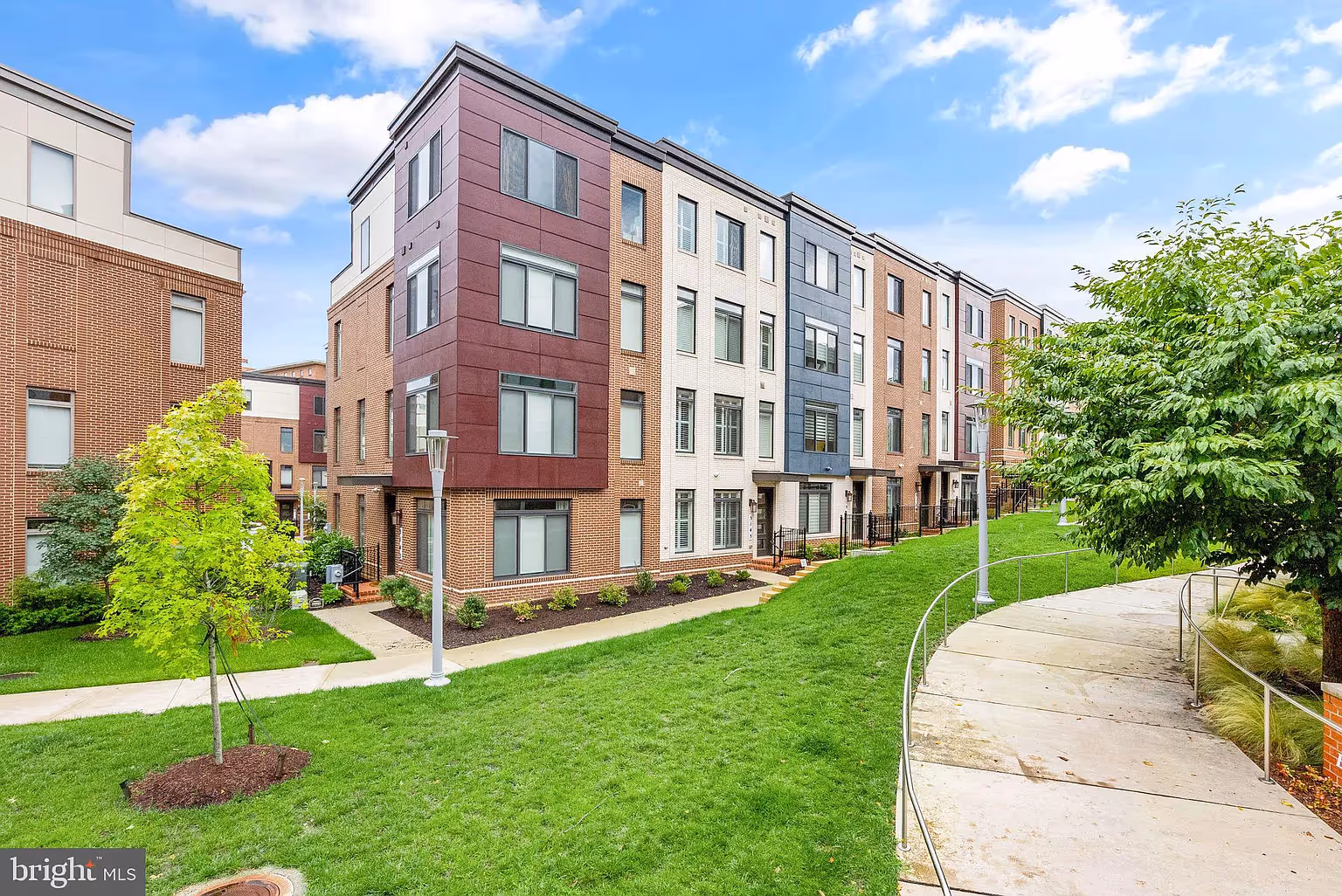 5145 Carters Ln, Alexandria, VA 22311