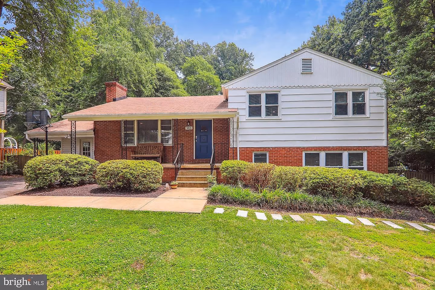 9805 Five Oaks Rd, Fairfax, VA 22031