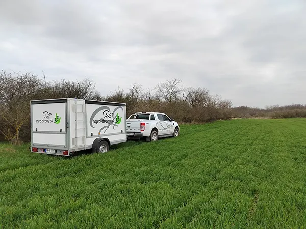 Zostava techniky pri presune parcelami