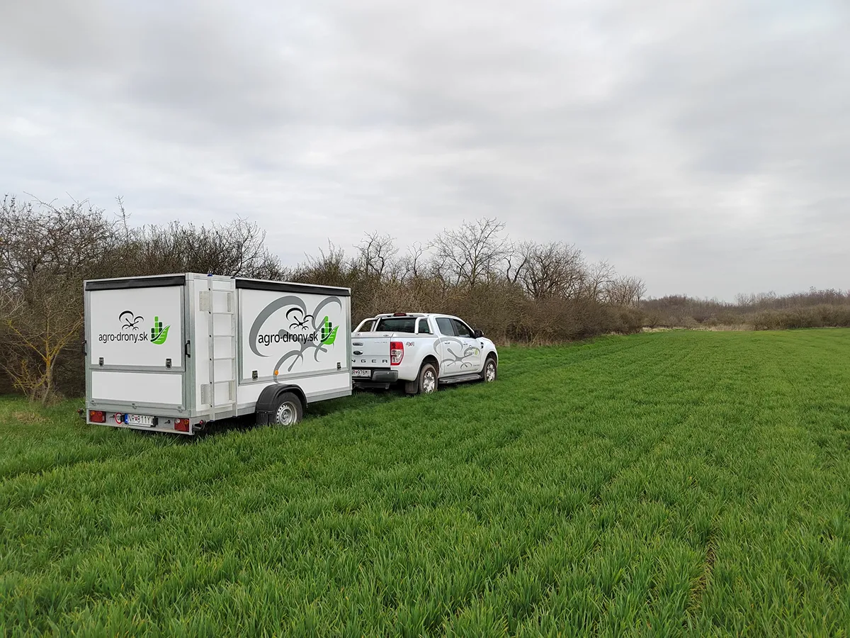 Zostava techniky pri presune parcelami