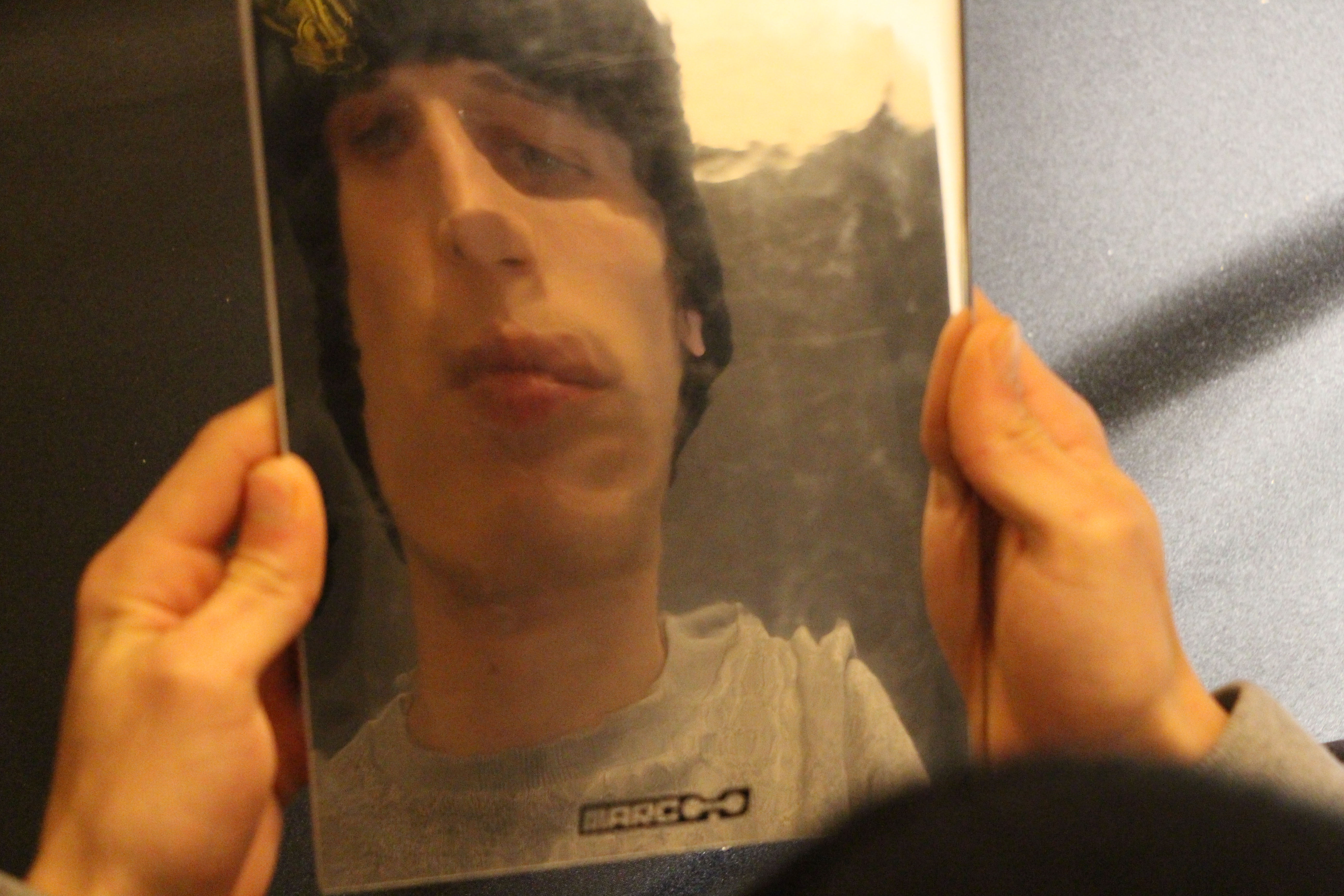 REFLECTIVE COVER WITH FACE