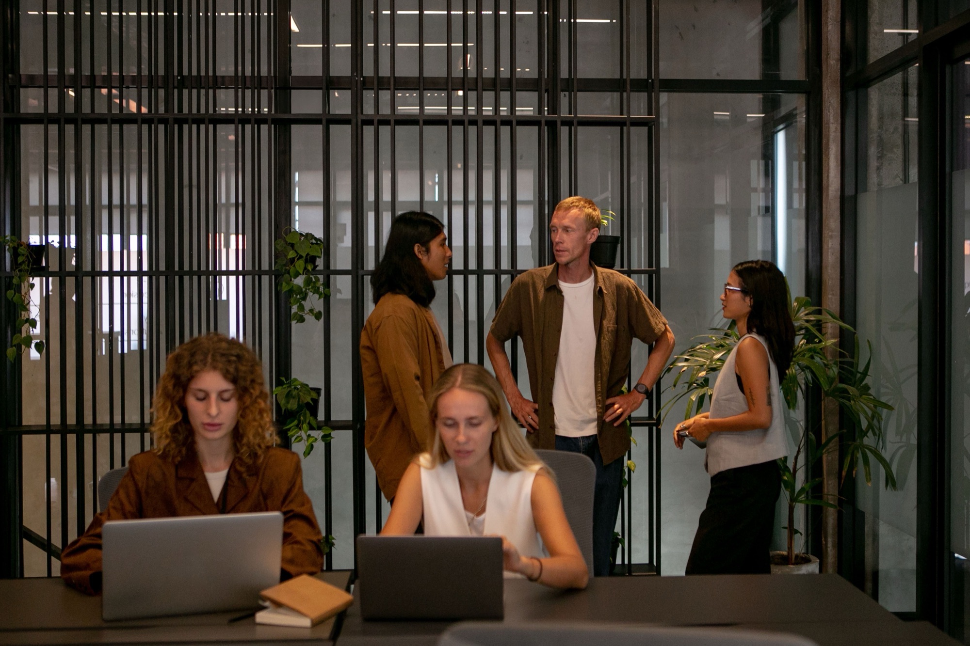Pourquoi un même client existe-t-il *sous trois identifiants différents* ?