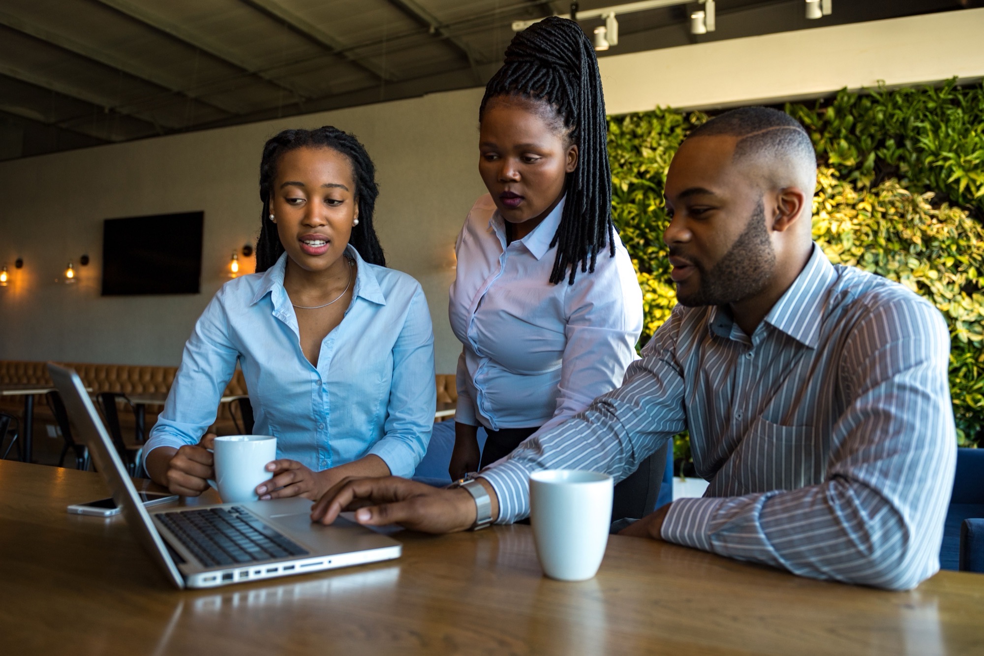 Pourquoi un tableau de bord ralentit-il *l'application des clients* ?