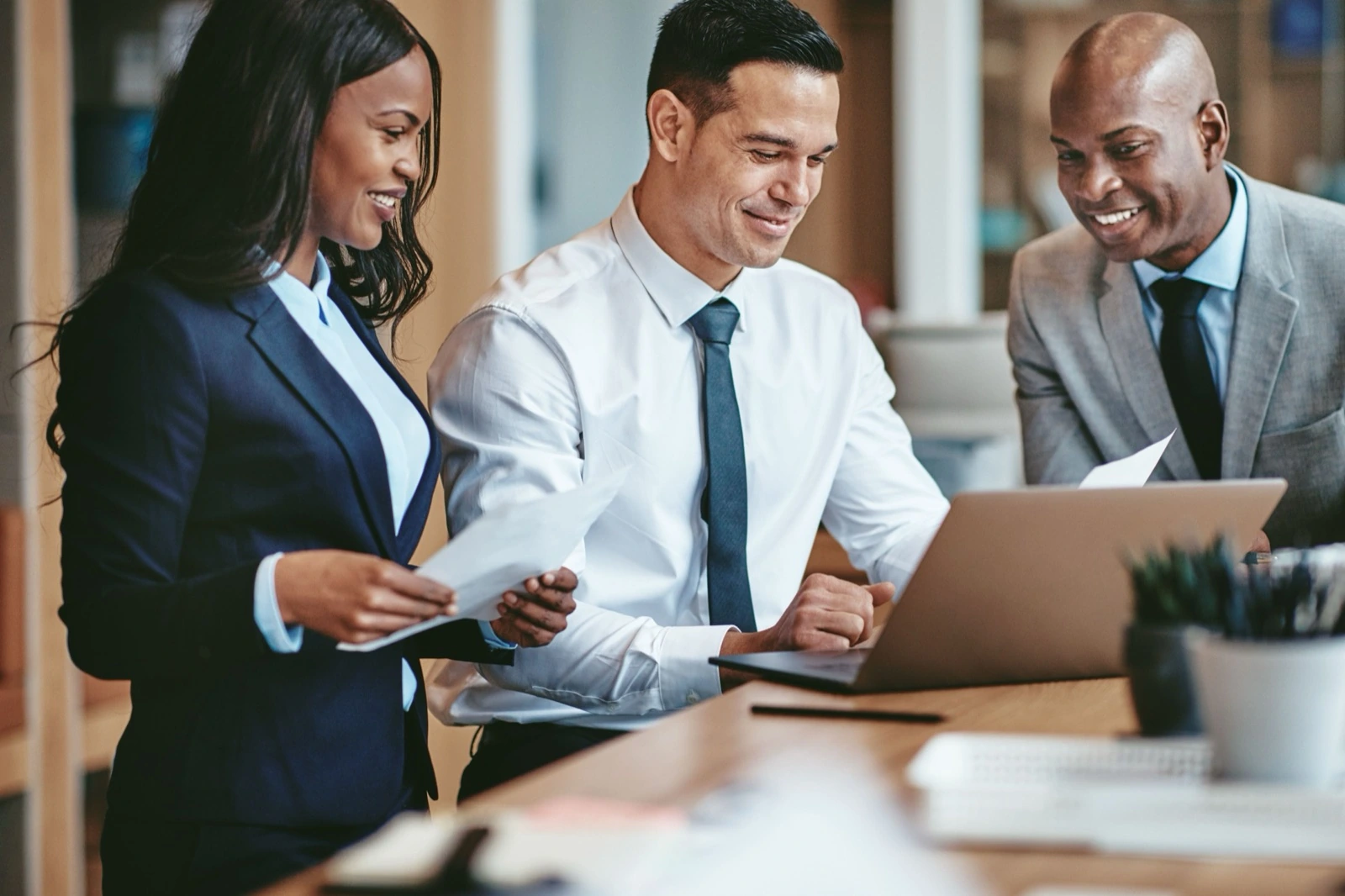 Pourquoi un même client existe-t-il *sous trois identifiants différents* ?