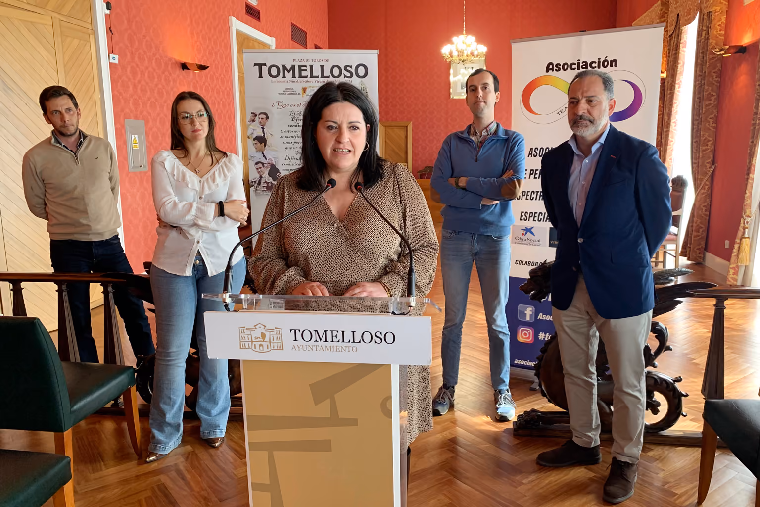 Inés Losa, Luis Antonio Perales, Ángel Luis Ortiz, Ángel Sevilla y Rocío Valentín en el Ayuntamiento