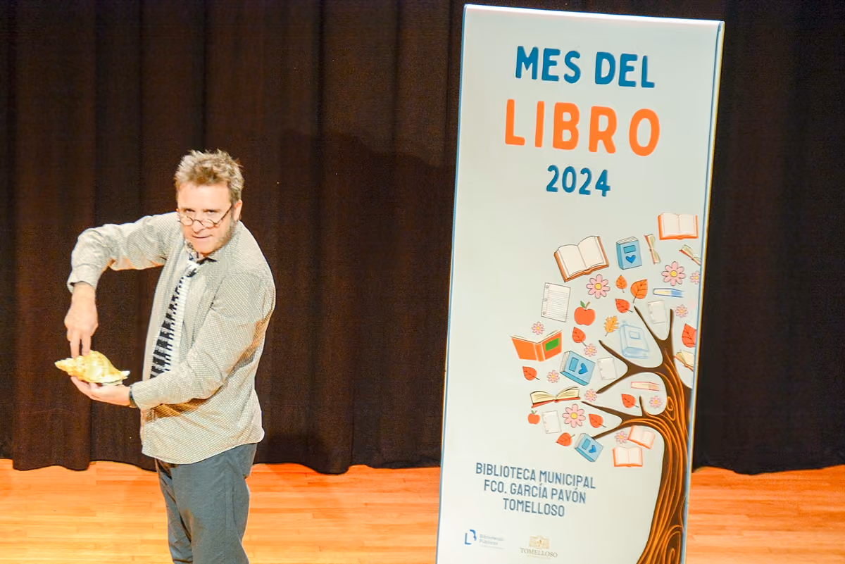 Felipe Oswaldo en plena actuación 