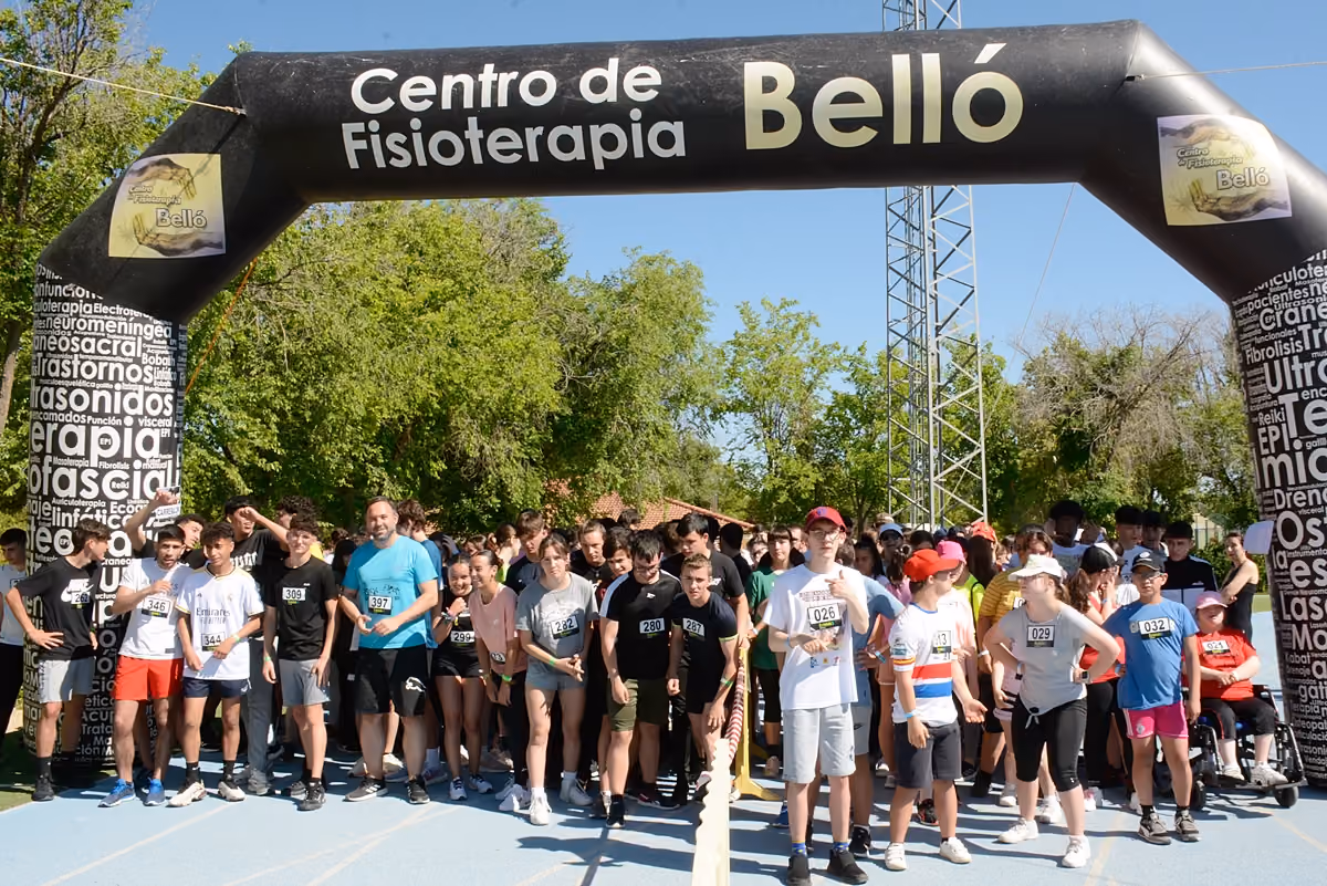 Imagen con los participantes en la línea de salida de la carrera