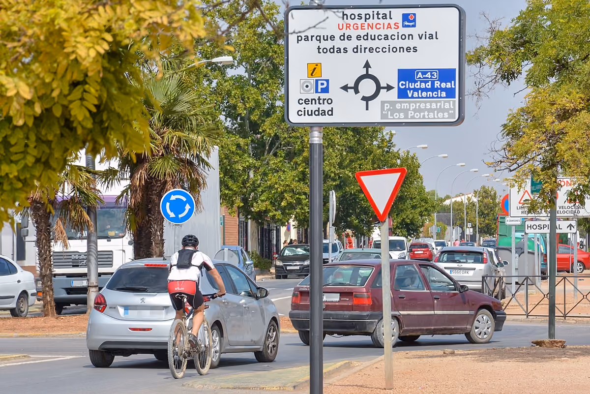 Calles de Tomelloso con tráfico