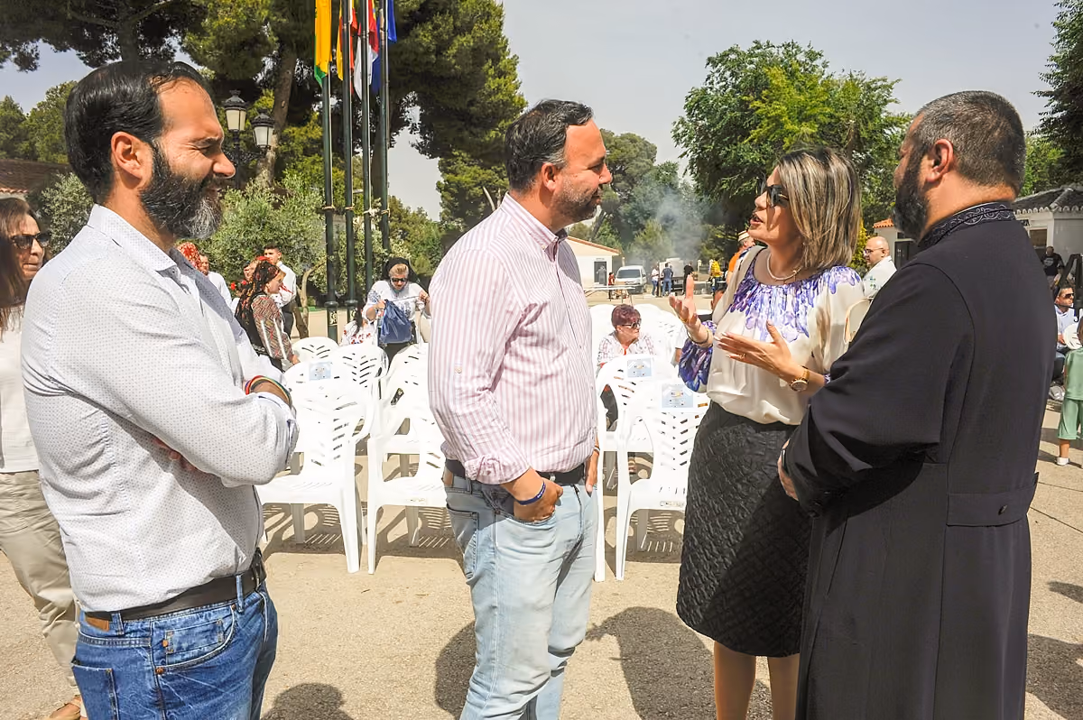 El alcalde, junto a Florența Ciobotaru y Cristian Lucian Suciu.