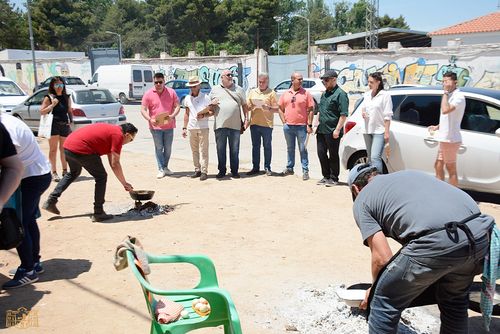 Uno de los participantes del concurso, se prepara para la degustación del jurado.