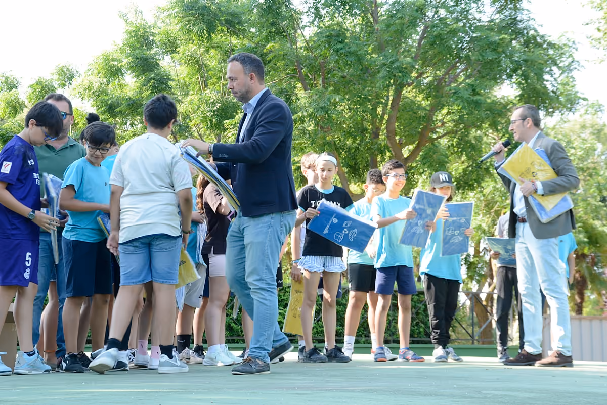 Escolares celebran el Día Mundial del Medio Ambiente en el Parque de la Constitución