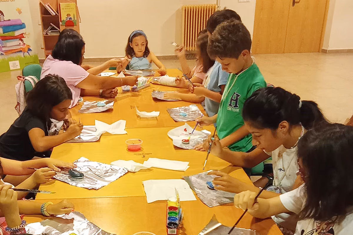 Taller "Lee, juega y diviértete este verano", en la Biblioteca Municipal