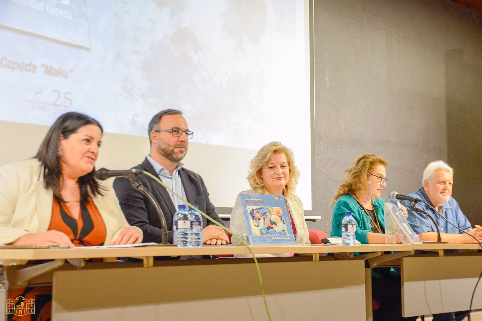 Imagen con los Participantes en la presentación del libro