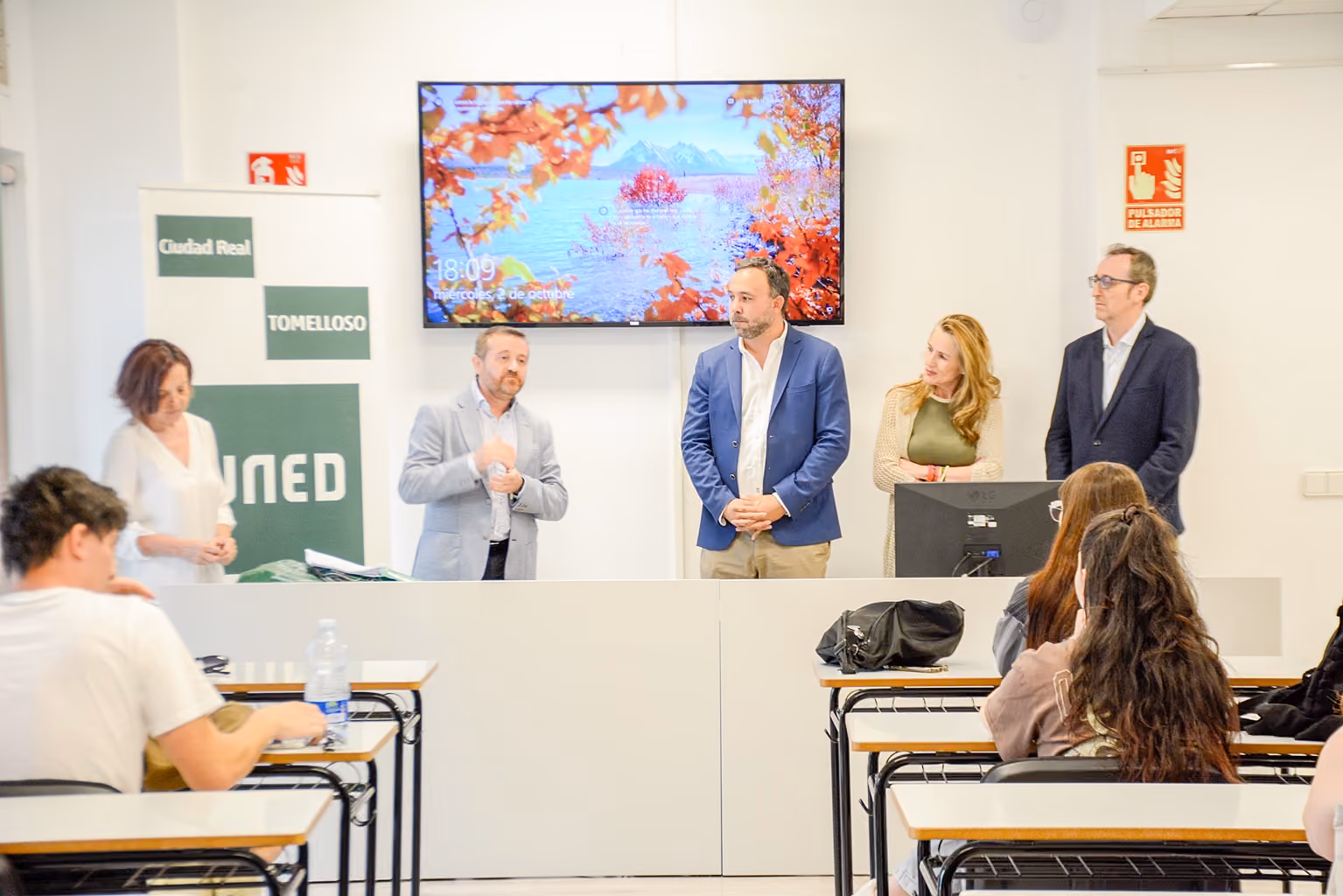 Imagen del acto celebrado para dar la bienvenida a los alumnos y profesores de la UNED