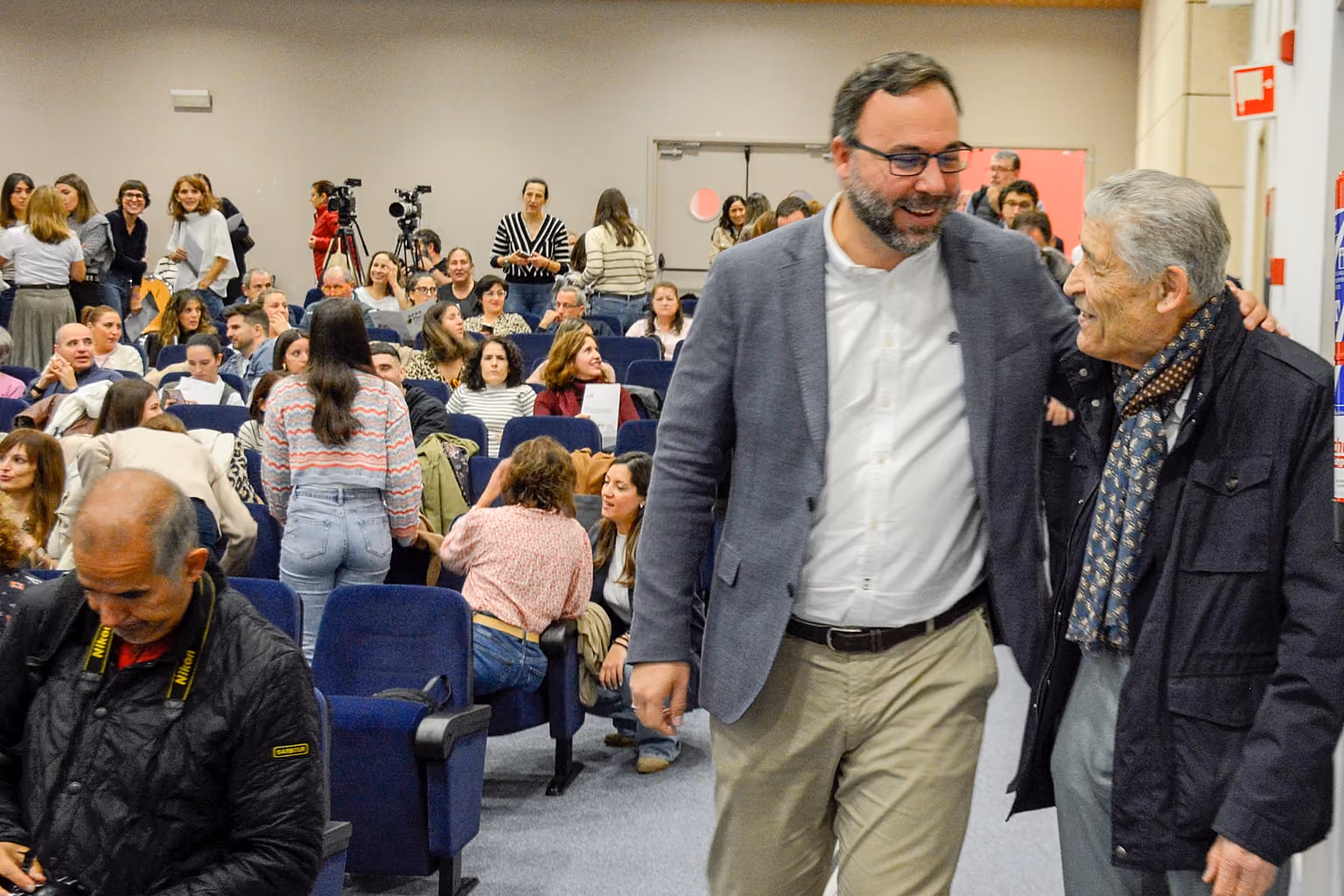 Javier Navarro y Luis Perales durante la inauguración de la jornada
