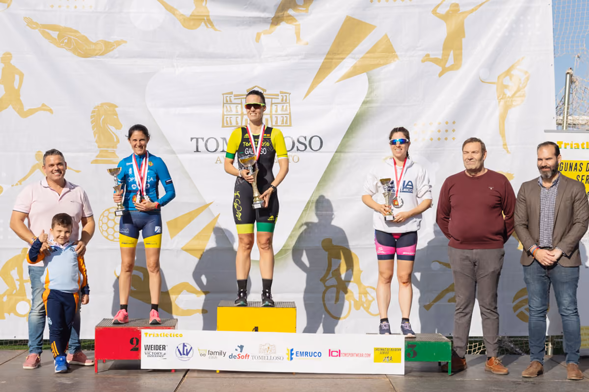 Pódium del Ducros Miguel Ángel Moreno en categoría femenina, con Laura Gallego en lo más alto