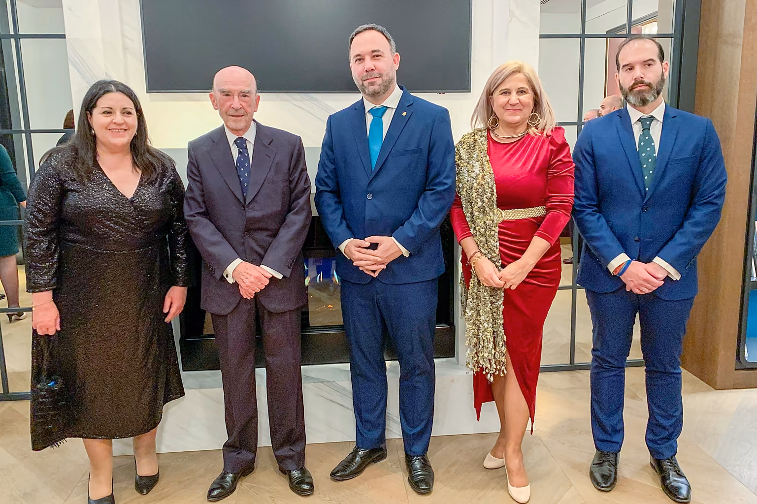 Concejales del equipo de gobierno, con Rafael Torres, presidente de Virgen de las Viñas