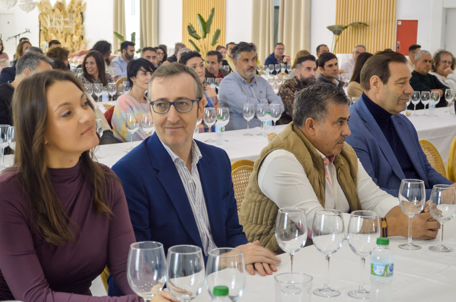 Publico asistente a las catas celebradas. A la izquierda, Rocío Valentín.
