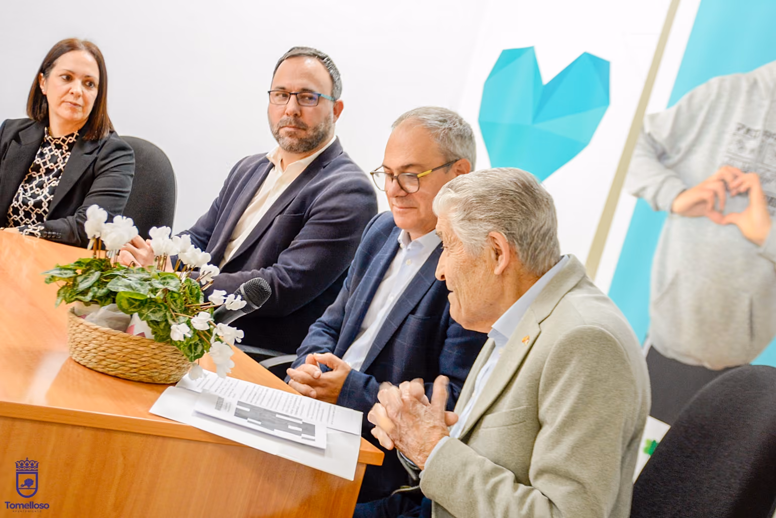 De izquierda a derecha, Mamen de la Llave, Javier Navarro, Javier Pérez y Luis Perales, durante la inauguración de la sede de Futucam.