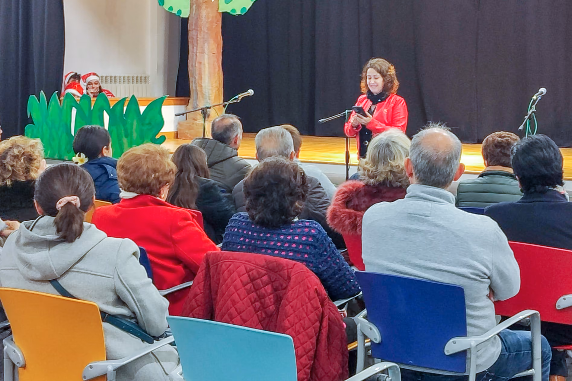 Carmen López informa de las actividades y novedades del Centro Joven