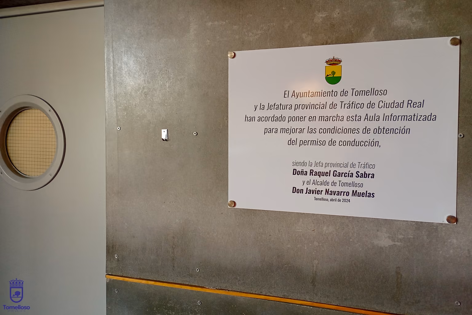 Entrada principal al aula de exámenes de la DGT en Tomelloso
