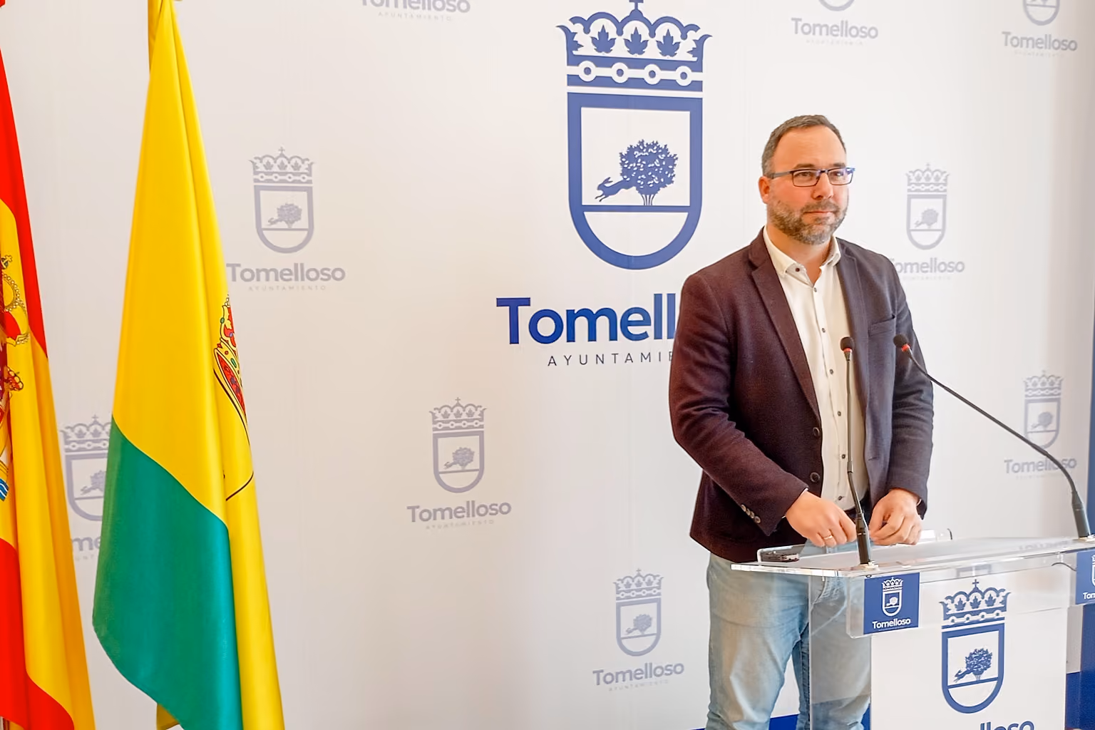 Javier Navarro durante el encuentro con los medios para su balance de gestión