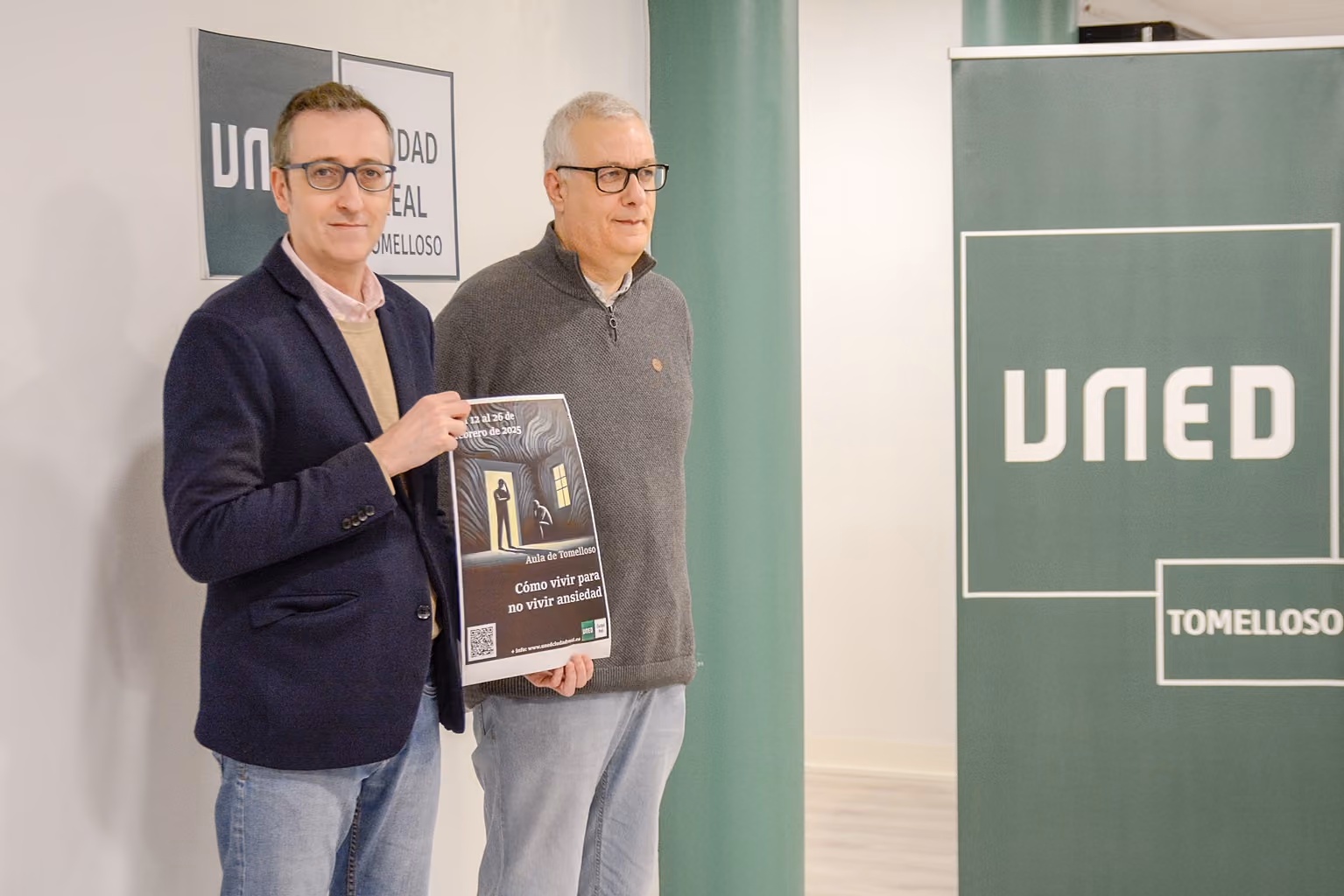 Antonio Calvo y Jesús Martín de la Puebla durante la presentación del programa de la UNED.