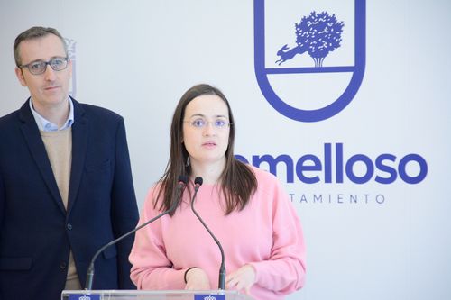 Verónica Pintado y Antonio Calvo, durante la presentación de la charla.