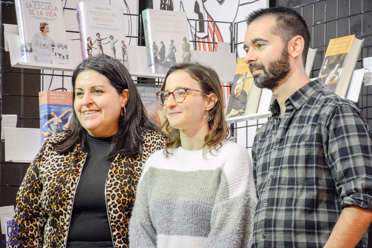 Daniel Cuadrado acompañado de Carmen Labrador e Inés Losa