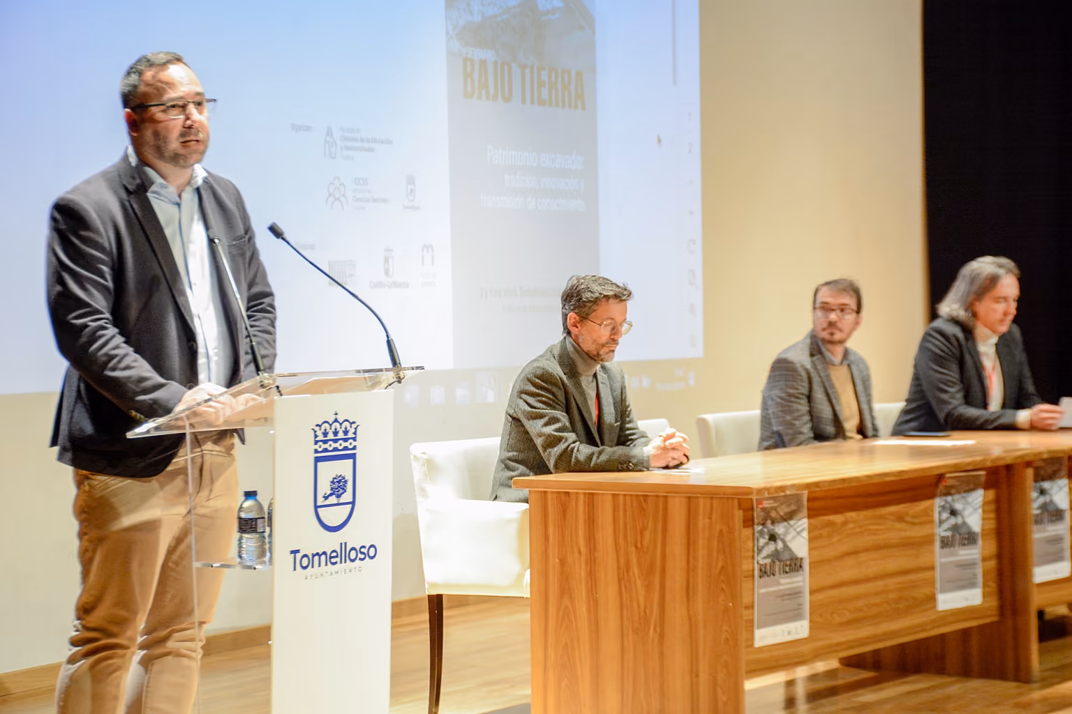 El alcalde durante la inauguración del seminario