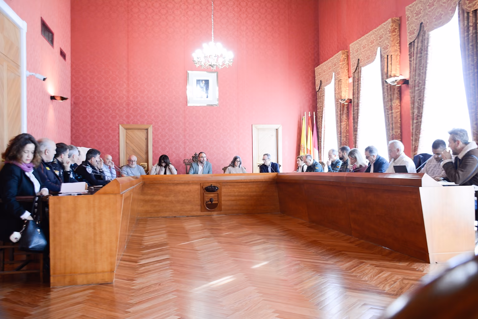 Imagen de la reunión de la Junta Local de Seguridad celebrada en el salón de plenos.