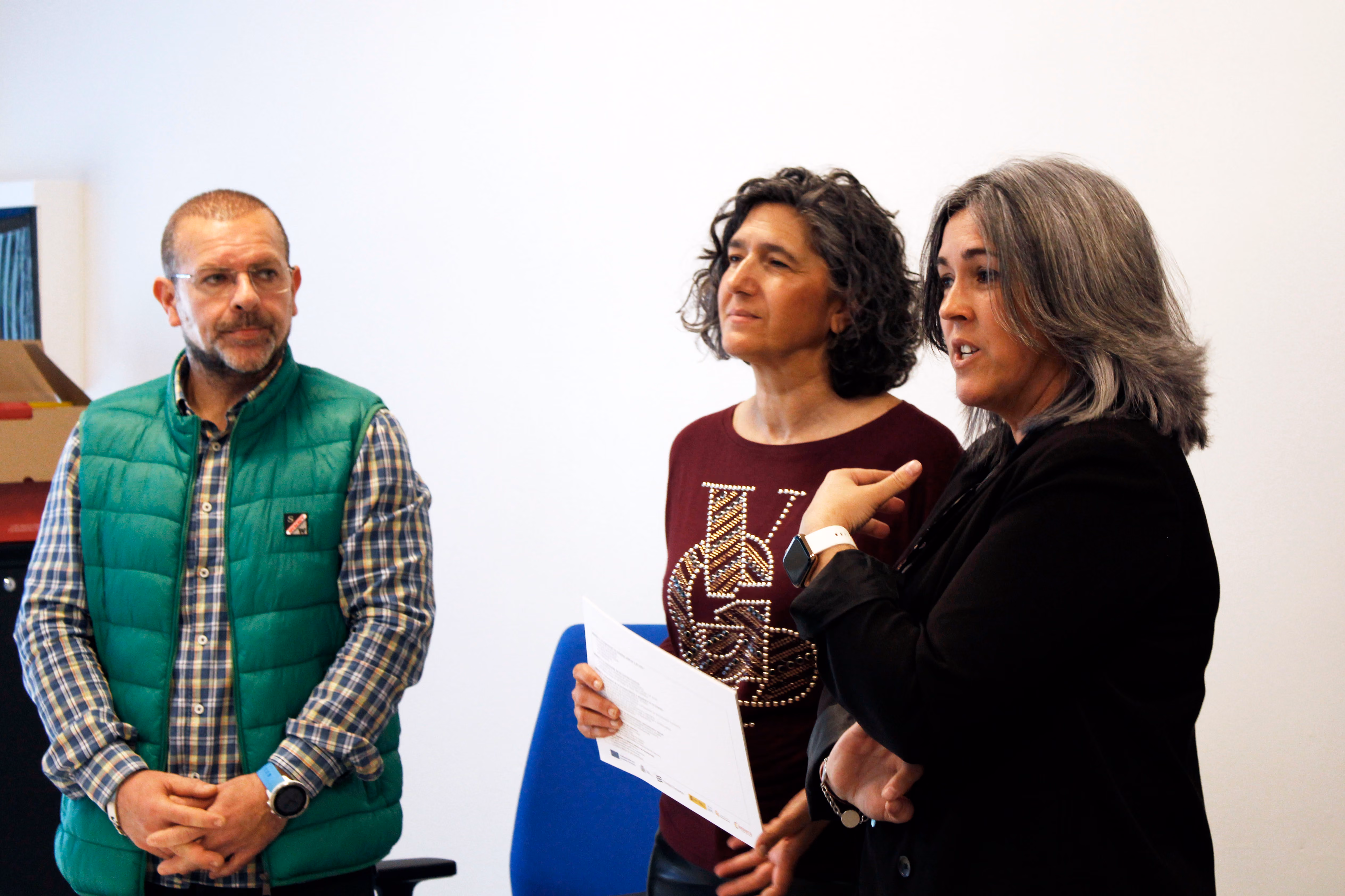 Elena Villahermosa, a la derecha, durante la clausura del curso