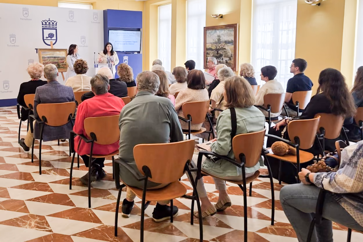 Sala Francisco Carretero del Ayuntamiento durante la charla de Remedios Juanes