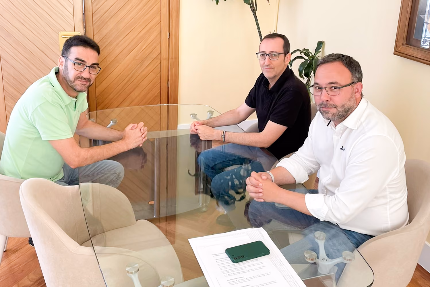 Un momento de la reunión celebrada en el Ayuntamiento