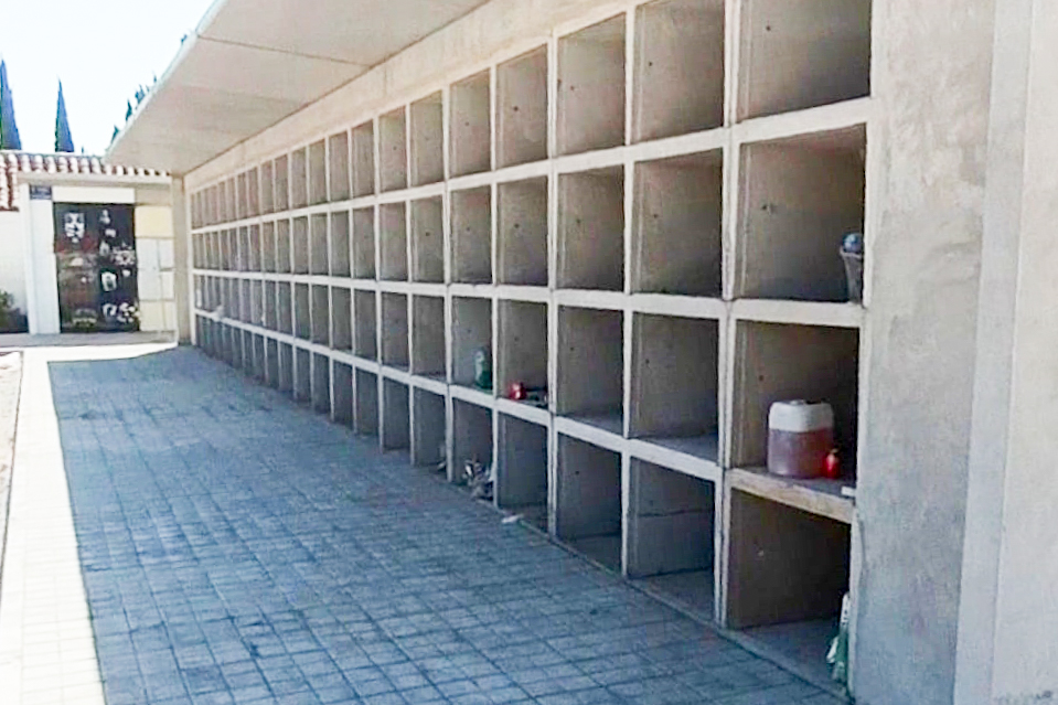 Nueva galería de nichos en construcción