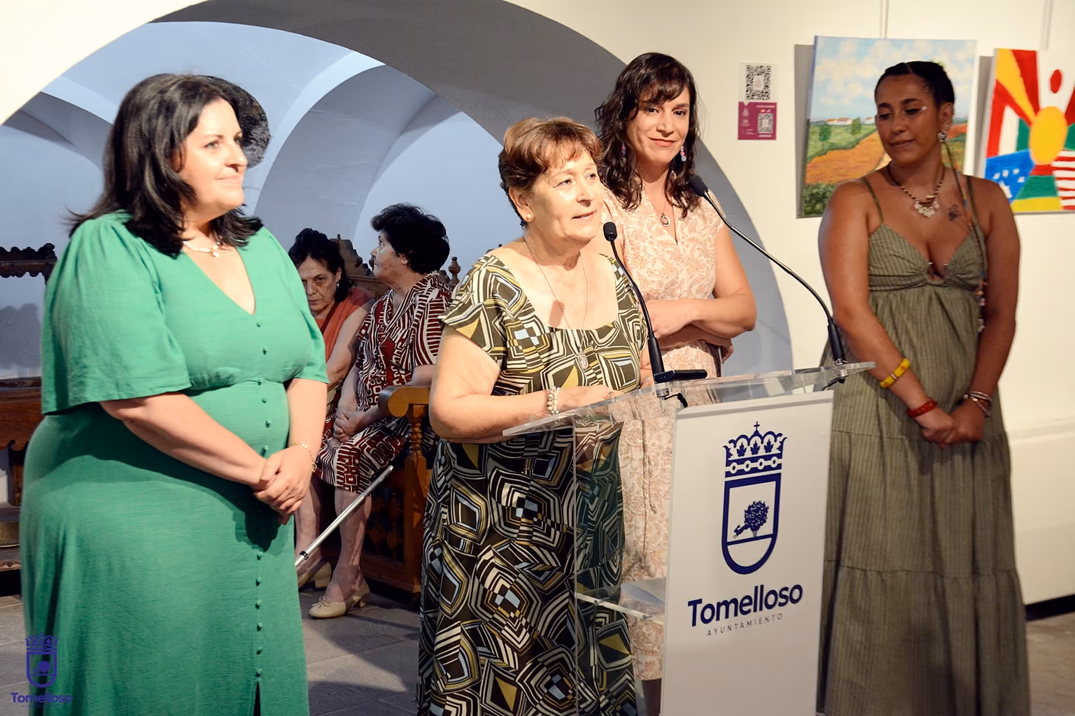 De izquierda a derecha, Inés Losa, Mari Cantos, Clara López y Patricia Pedroche durante la inauguración de la muestra.