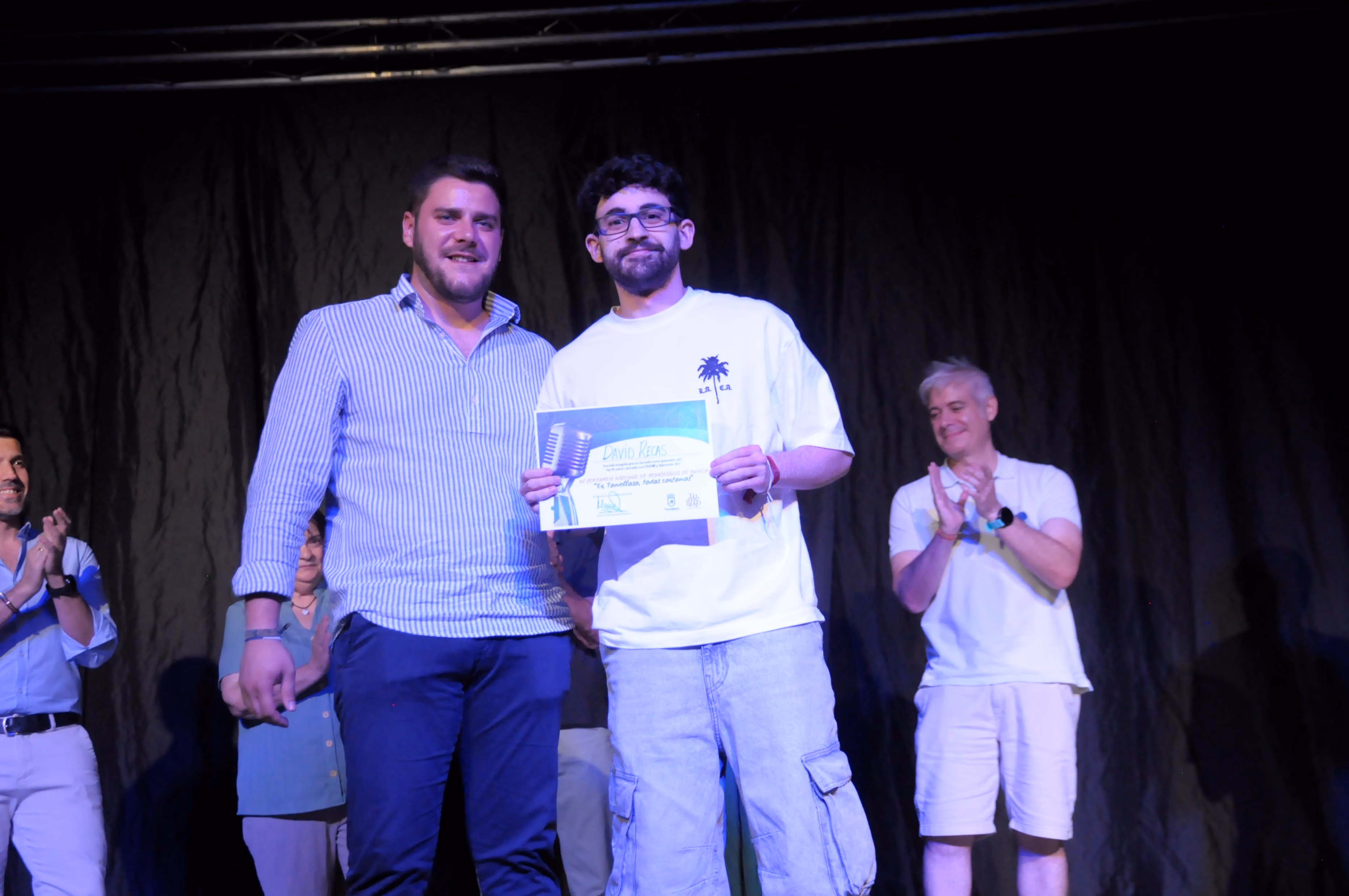 Manuel Marquina entrega el primer premio del Certamen Nacional de monólogos