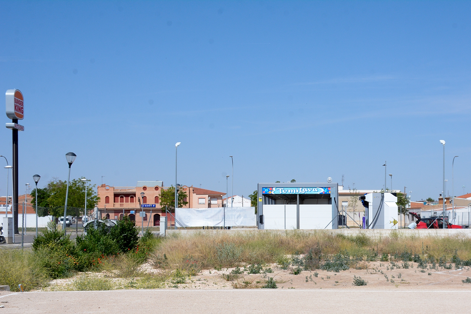 Vista parcial de la parcela donde se ubicará el área de autocaravanas