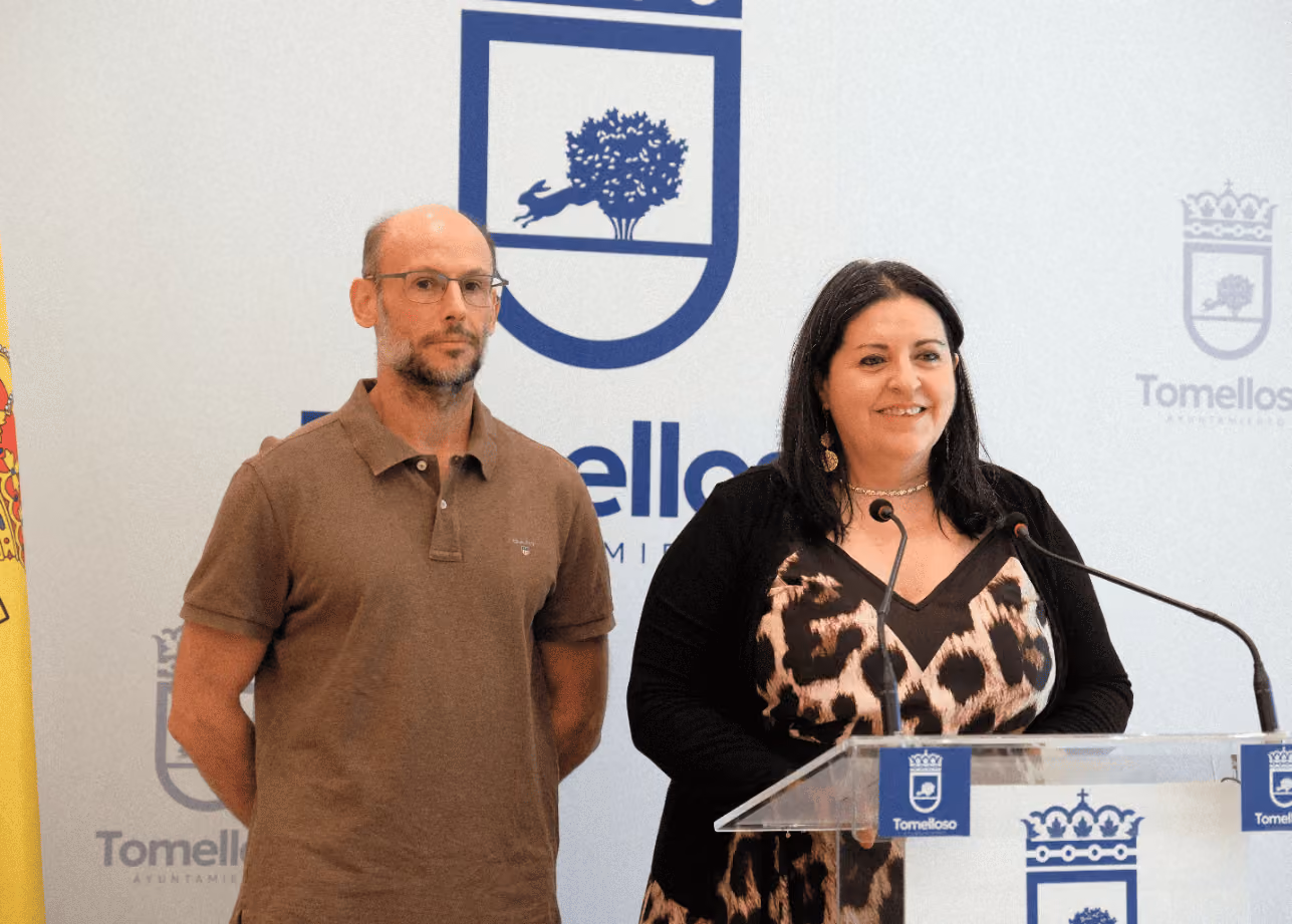 Inés Losa y José Manuel Sánchez presentan el curso de la UCLM "Ética y Cuidados"