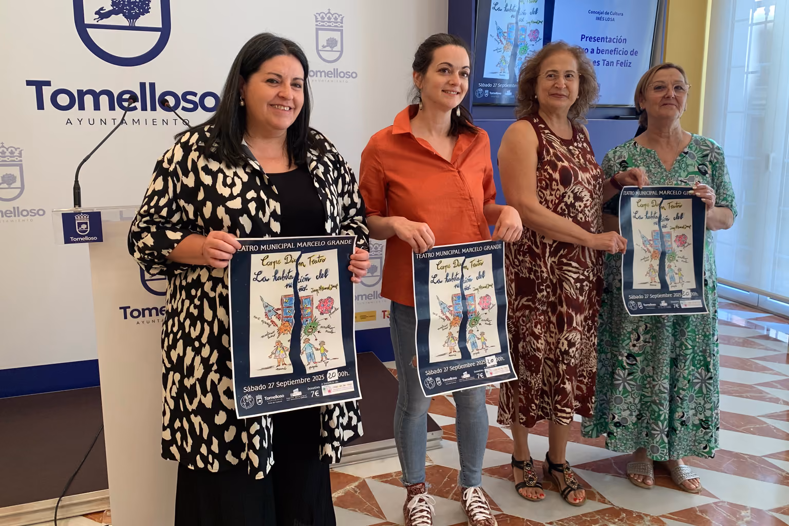 Inés Losa junto a representantes de Nadie es tan Feliz y Carpe Diem presentan el cartel