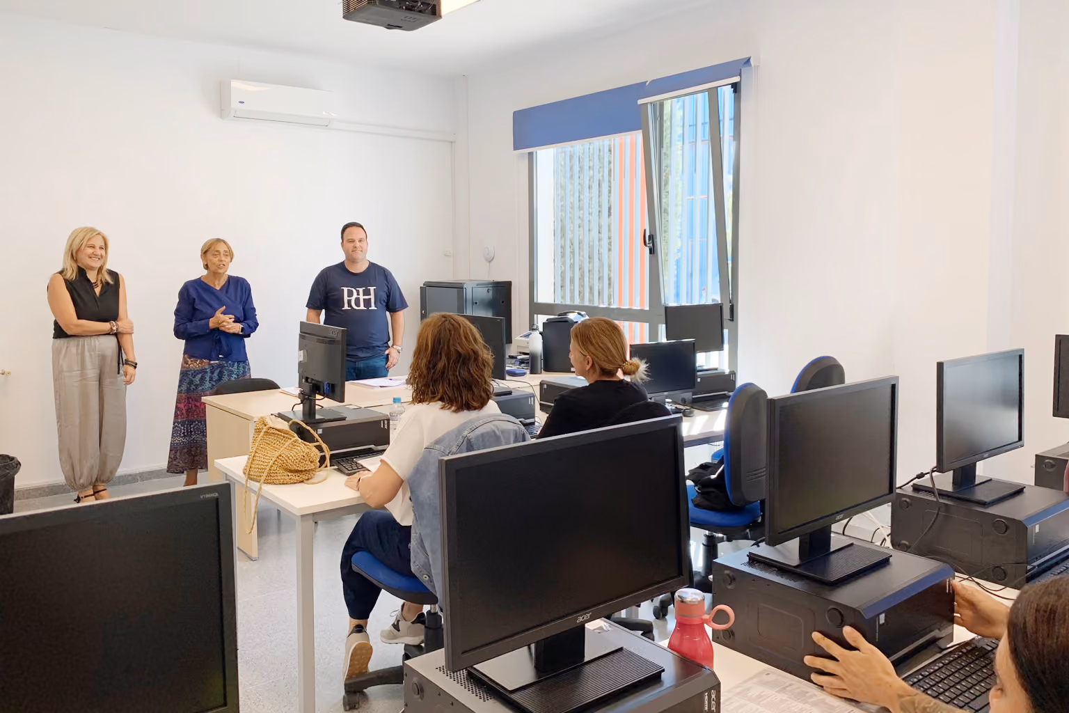 Clausura del curso de contabilidad y gestión empresarial