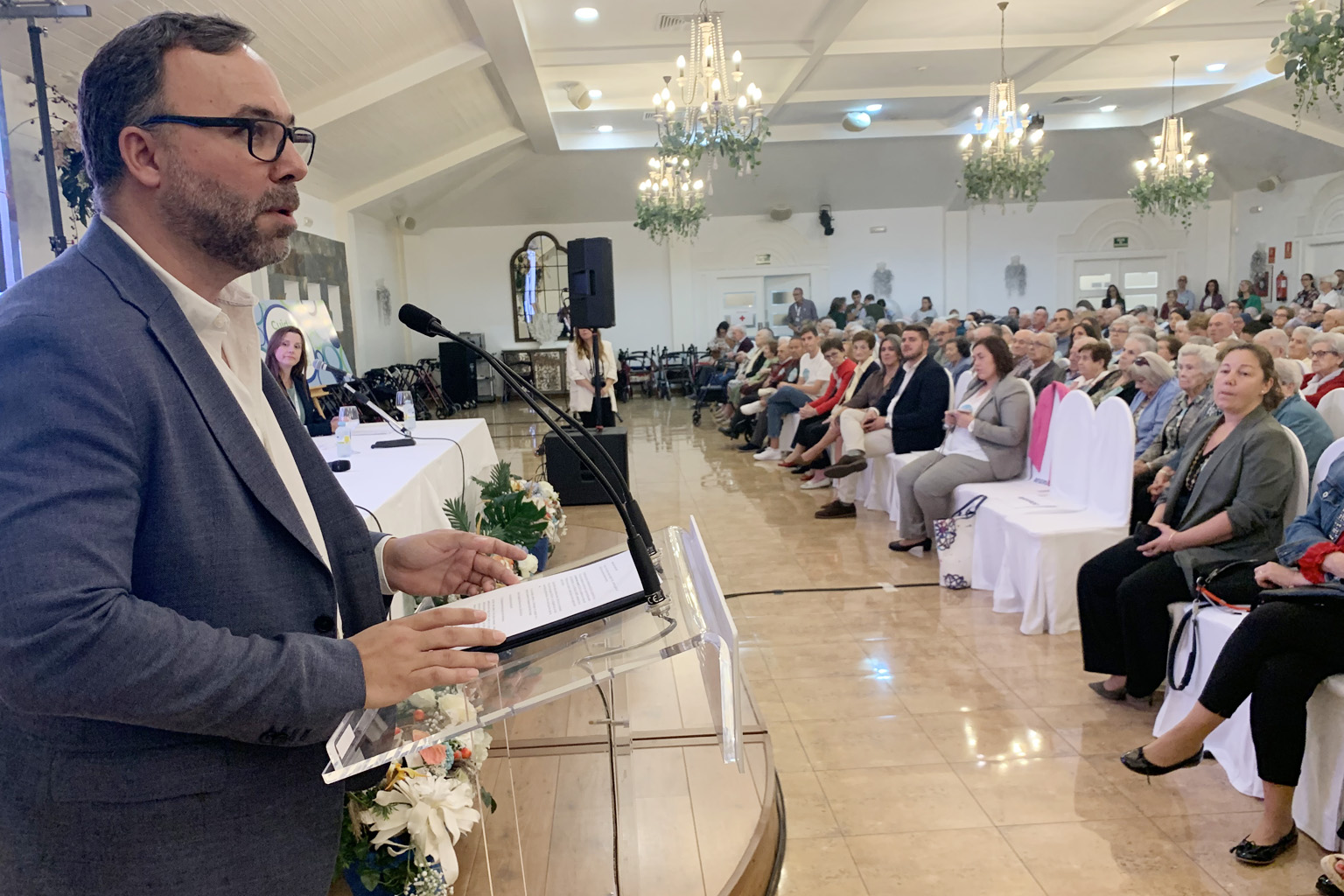 Javier Navarro durante su intervención en el acto de mayores de ACESCAM