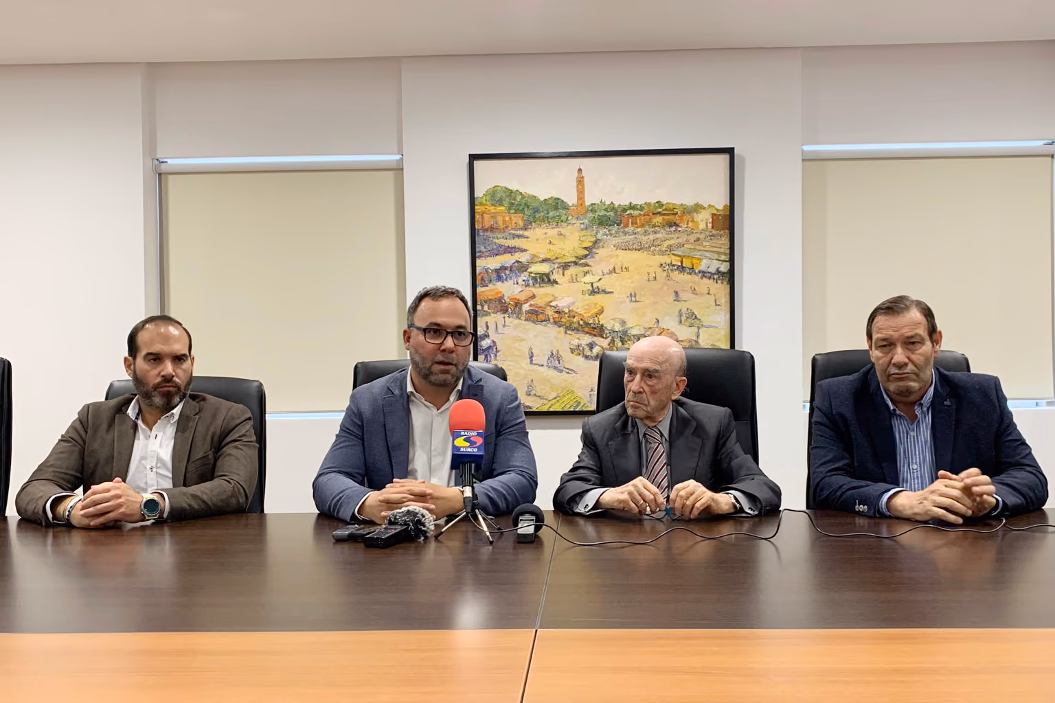 Reunión alcalde y concejales con presidente Virgen de las Viñas Bodega y Almazara
