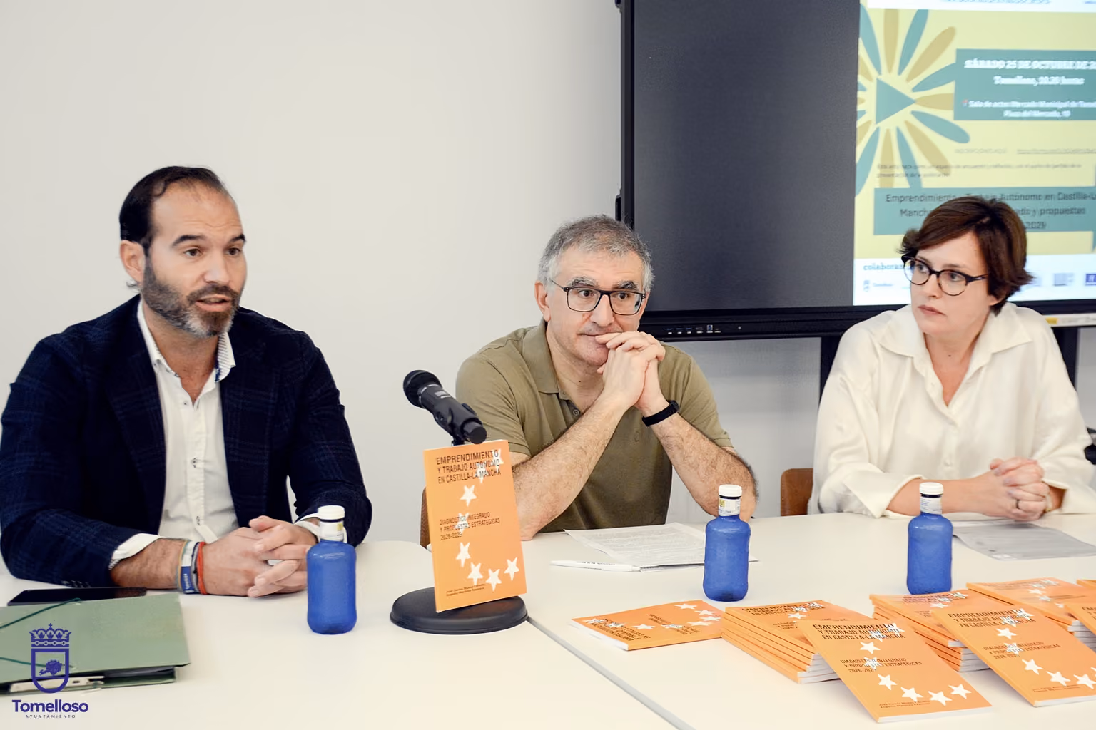 Benjamín de Sebastián, a la izquierda, durante su participación en la jornada. 