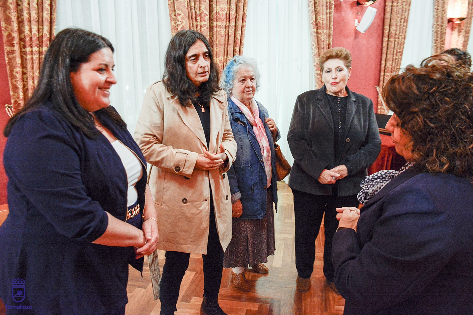 Inés Losa, a la izquierda, con Mar Morcillo y Carmen Fernández