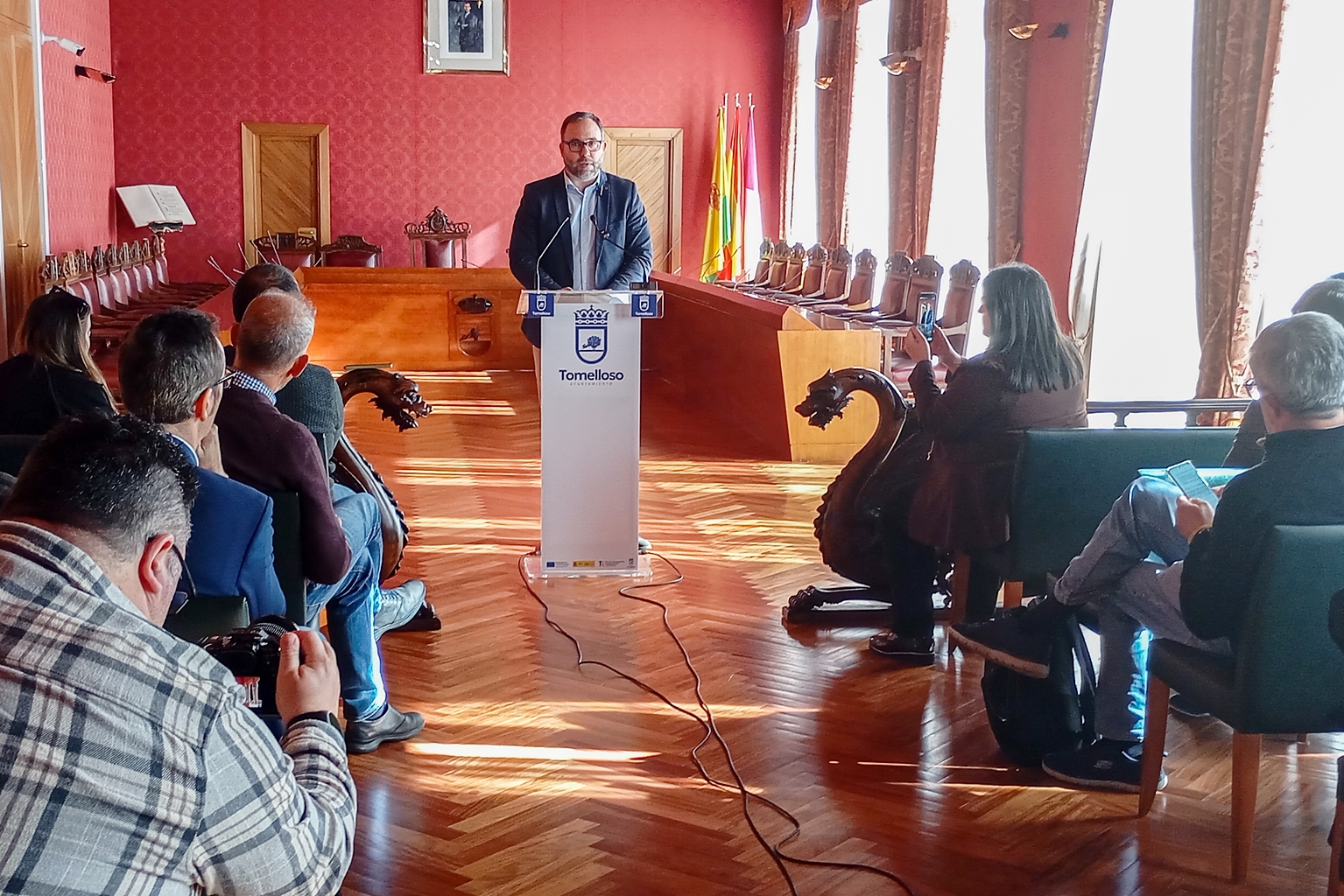 El alcalde durante la rueda de prensa que ha ofrecido sobre la posible instalación de una planta de biometano