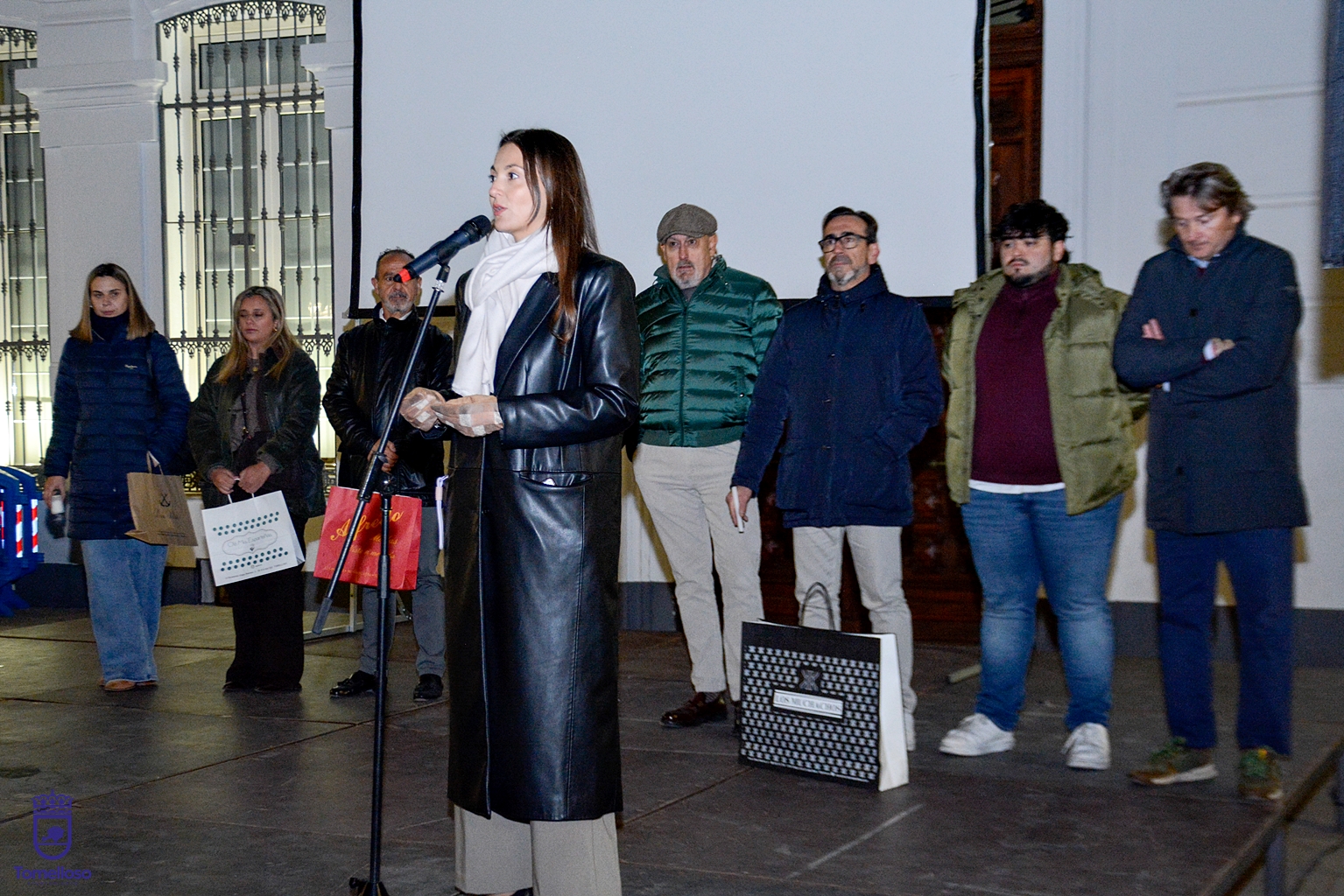 Rocío Valentín anunciando la campaña del Ayuntamiento "Elige Tomelloso"